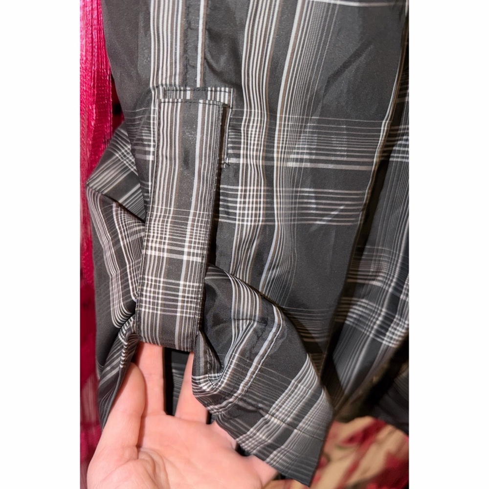 🖤🩶 Plaid Hooded Ruffle Jacket - Picture 3 of 9